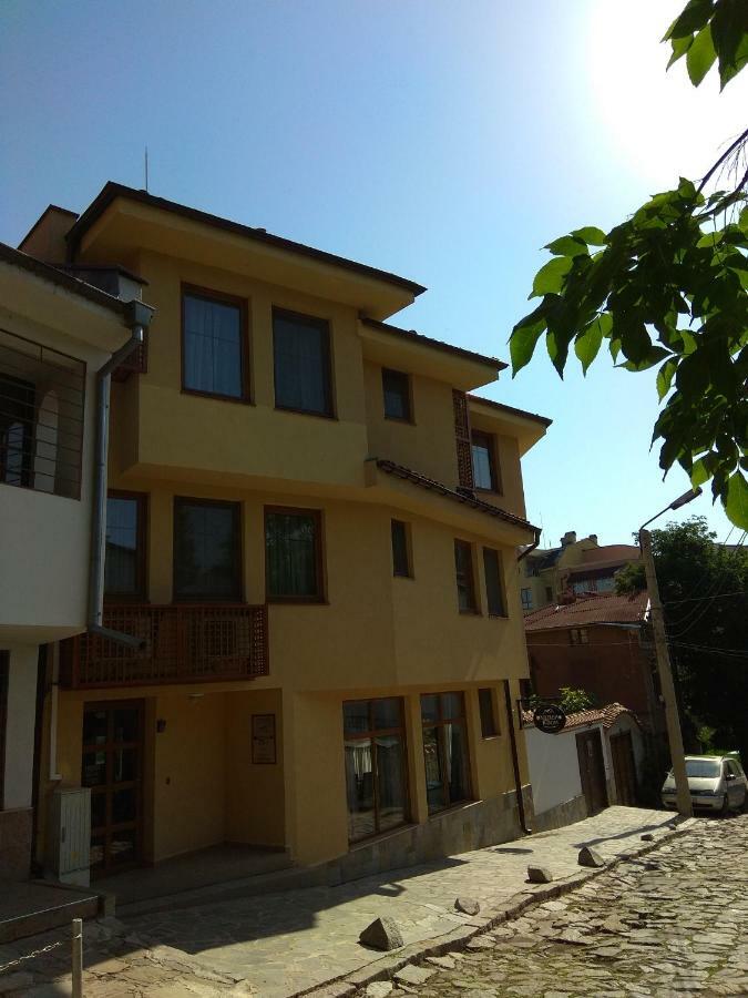Roots Hotel And Wine Bar Plovdiv Exteriör bild